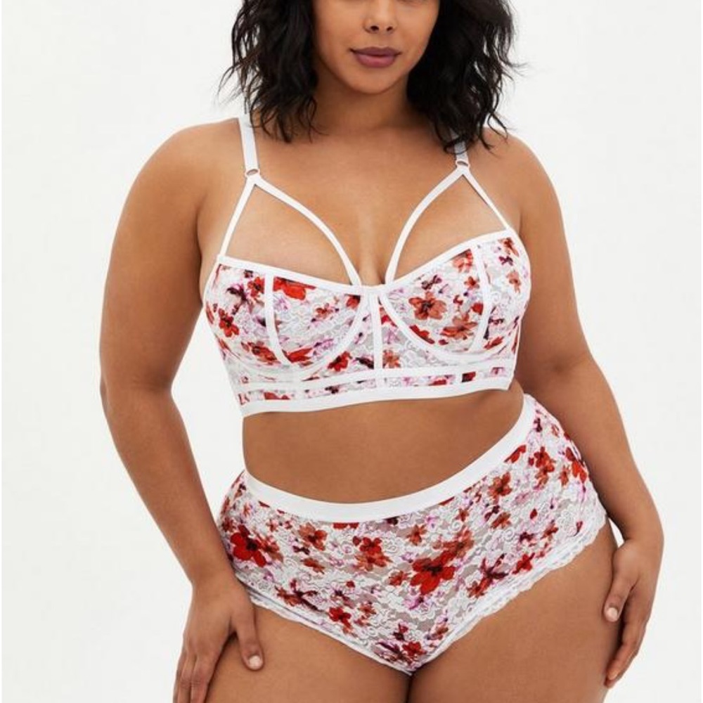 Torrid Simply Lace Underwire Bra & High Waist Panty